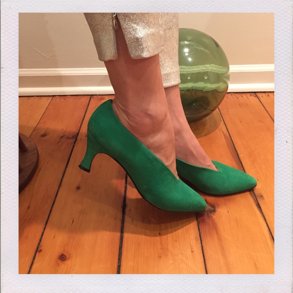 Parakeet green suede pumps - Picture 2 of 7